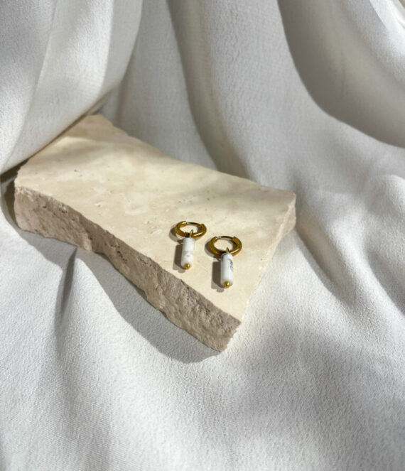 Single large marble tube hoop gold | Label Kiki