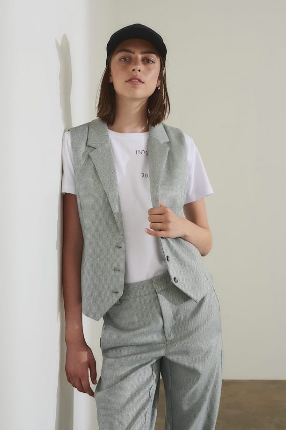 MWEmma vest | My Essential Wardrobe
