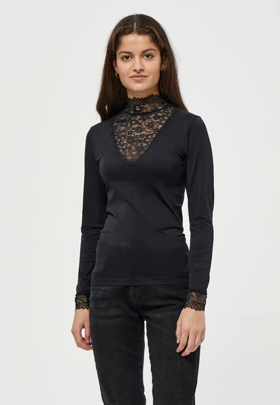 Vanessa v-cut blouse | Minus