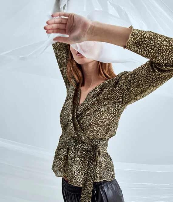 Molly wrap blouse | Minus