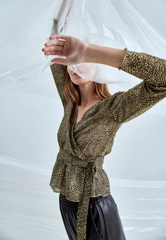 Molly wrap blouse | Minus