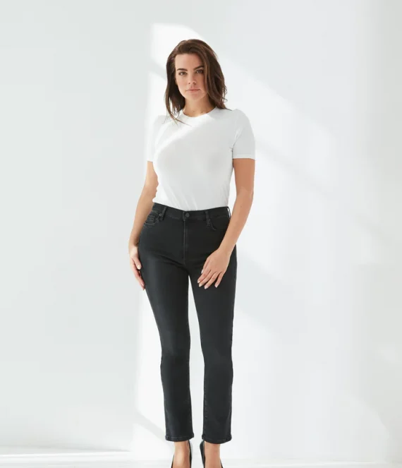 Sarah black used | Homage