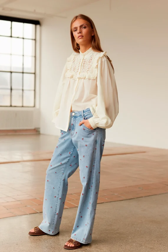 Broderie blouse | Sofie Schnoor