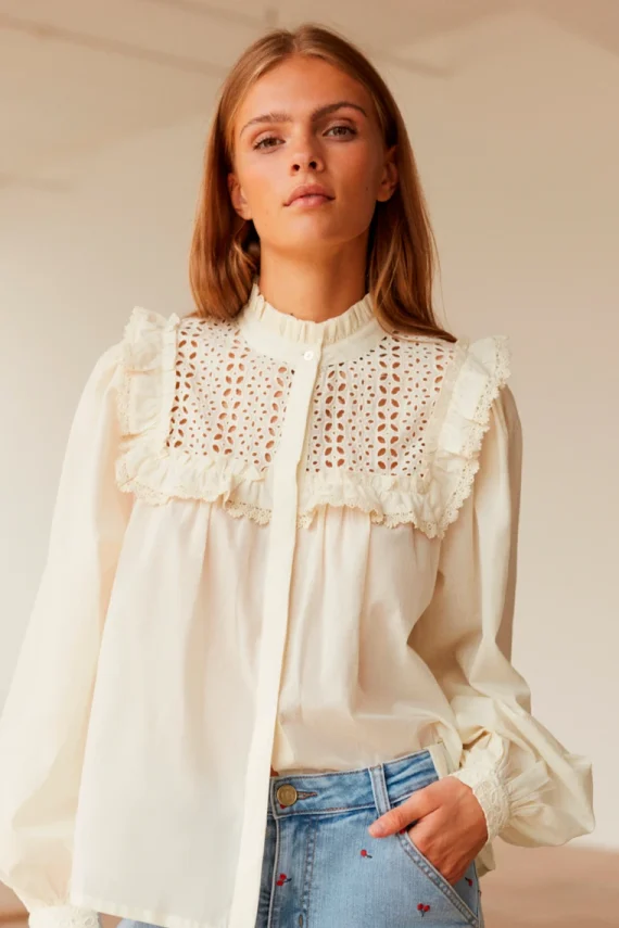 Broderie blouse | Sofie Schnoor