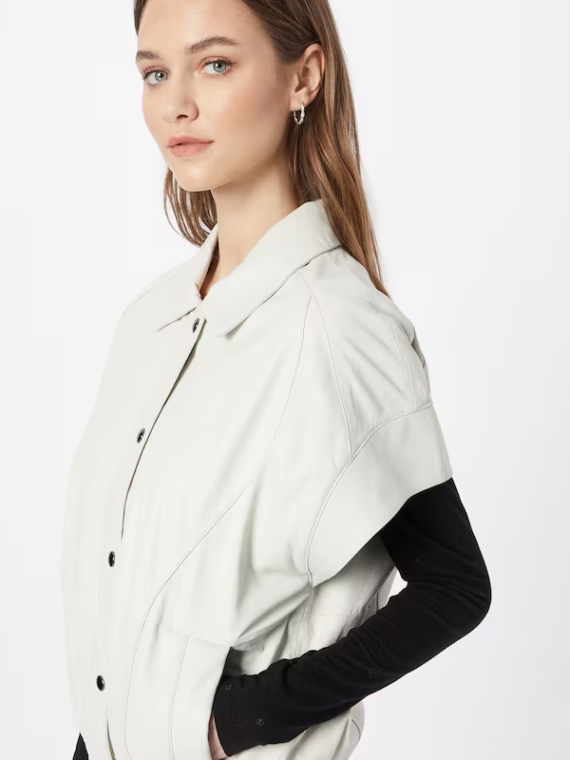Zohra White | Studio AR