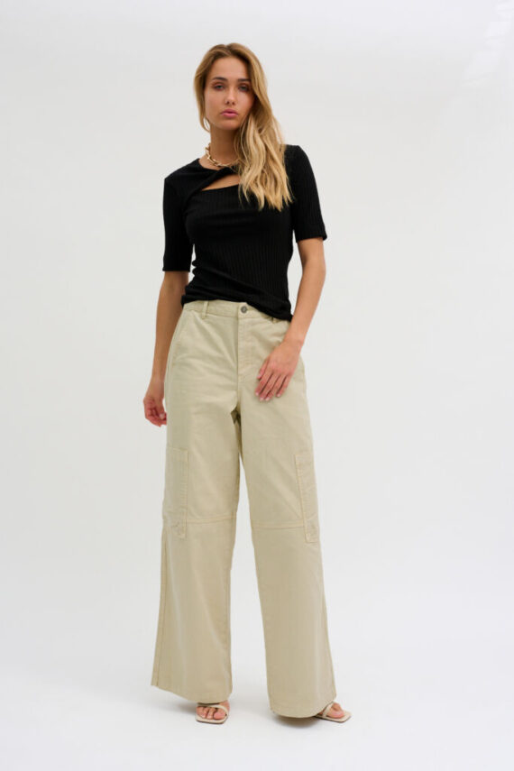 Astamw broek | My essential wardrobe