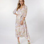 Dress wrap over beloved flower | Esqualo