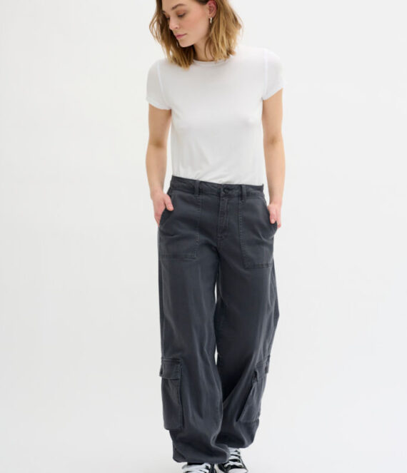 Laramw cargo My essential wardrobe