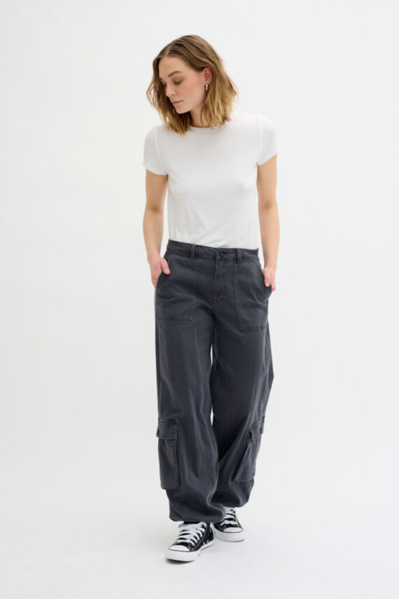 Laramw cargo My essential wardrobe