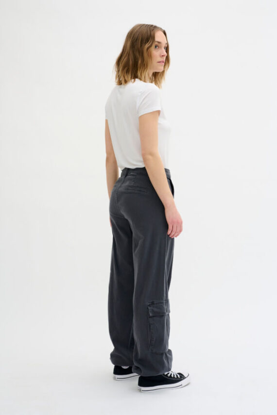 Laramw cargo My essential wardrobe