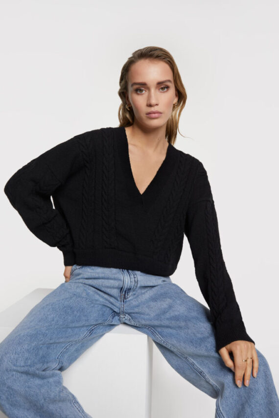 Cropped v-neck top black | Alix the label