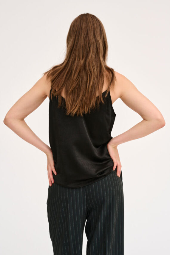 Estellemw lace top | My essential wardrobe