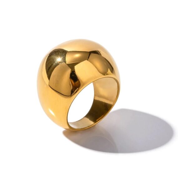 Next in play ring | Folie a trois