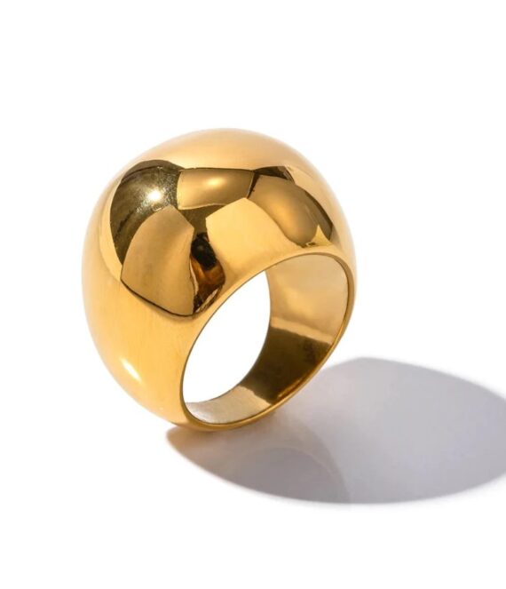 Next in play ring | Folie a trois