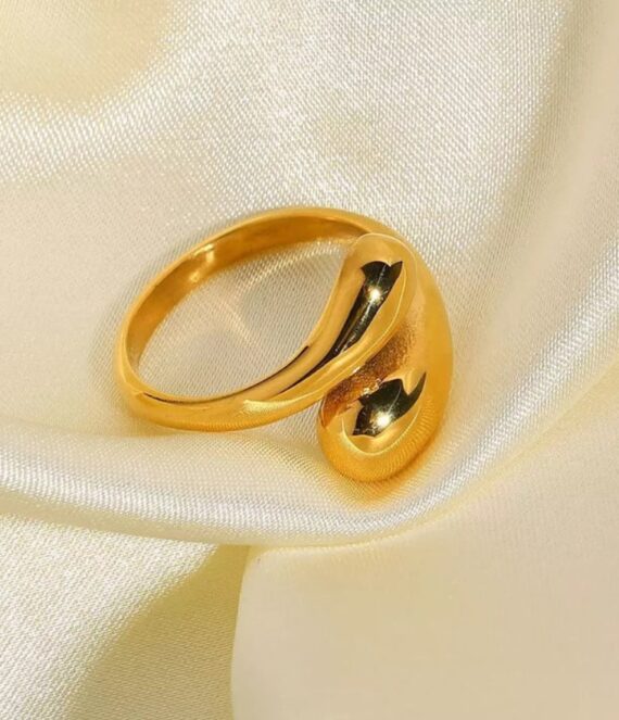 Vintage vinyl ring | Folie a trois