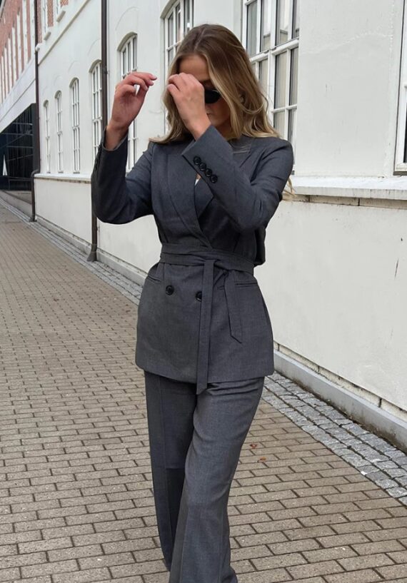 Delvia Blazer Minus