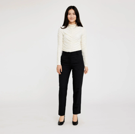 DaphneFV charcoal pinstripe Five units