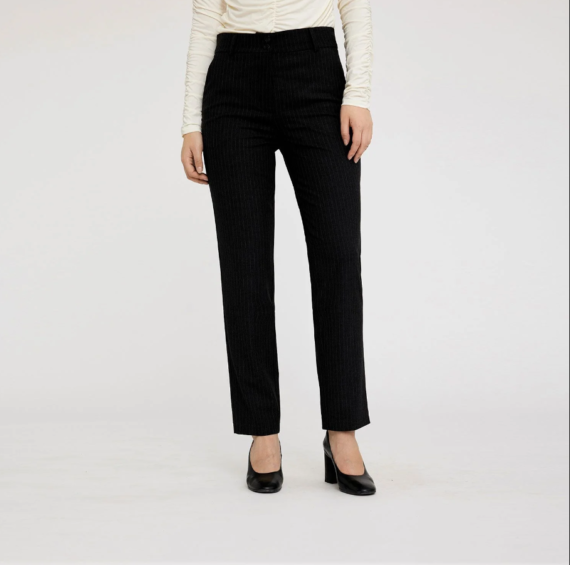 DaphneFV charcoal pinstripe Five units
