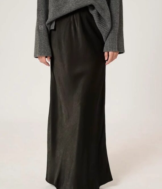 Estellemw rok zwart My essential wardrobe