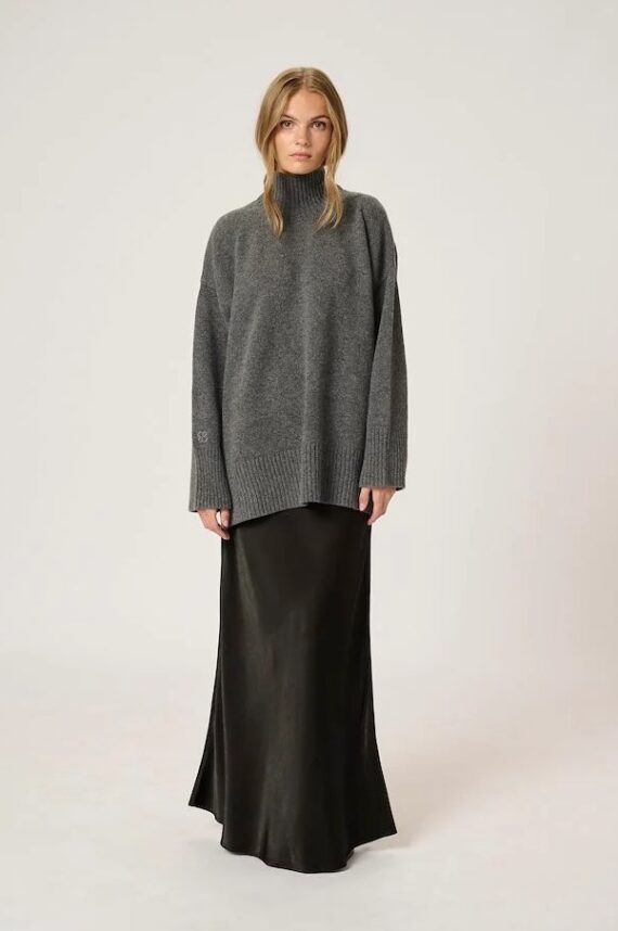 Estellemw rok zwart My essential wardrobe