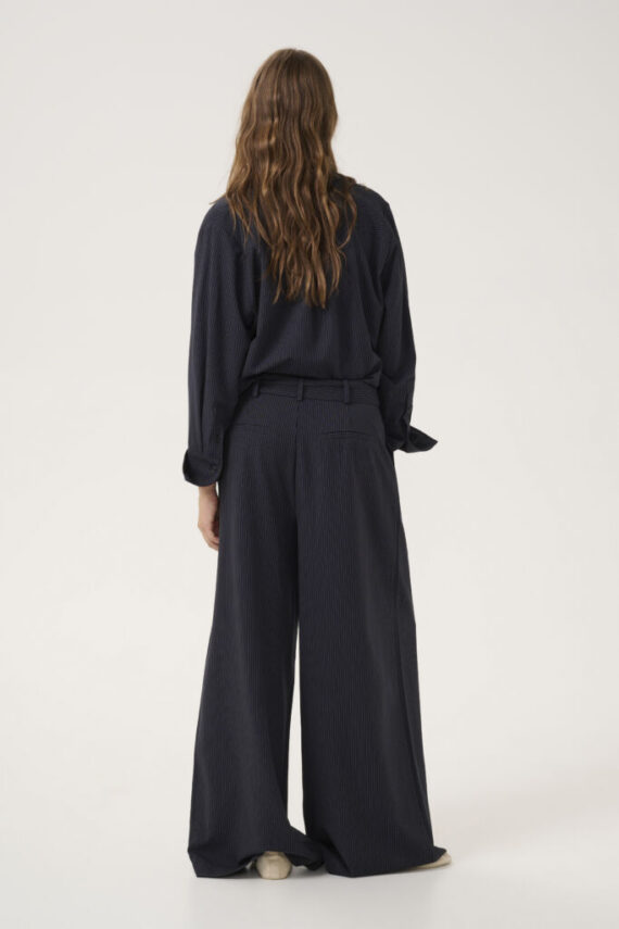 Vittamw wide pant dark sapphire My essential wardrobe