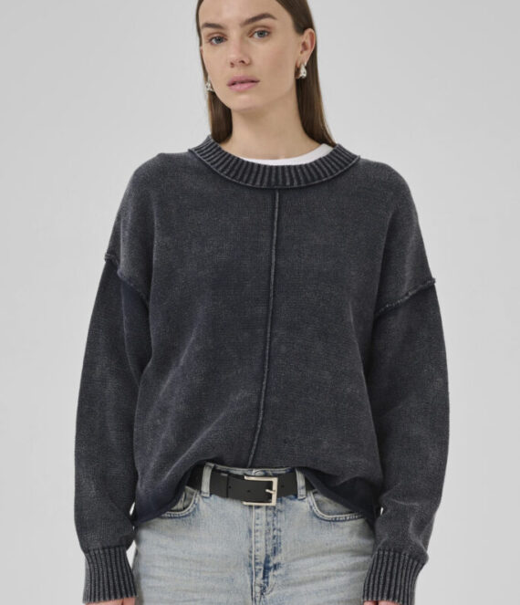 AshMW pullover My essential wardrobe