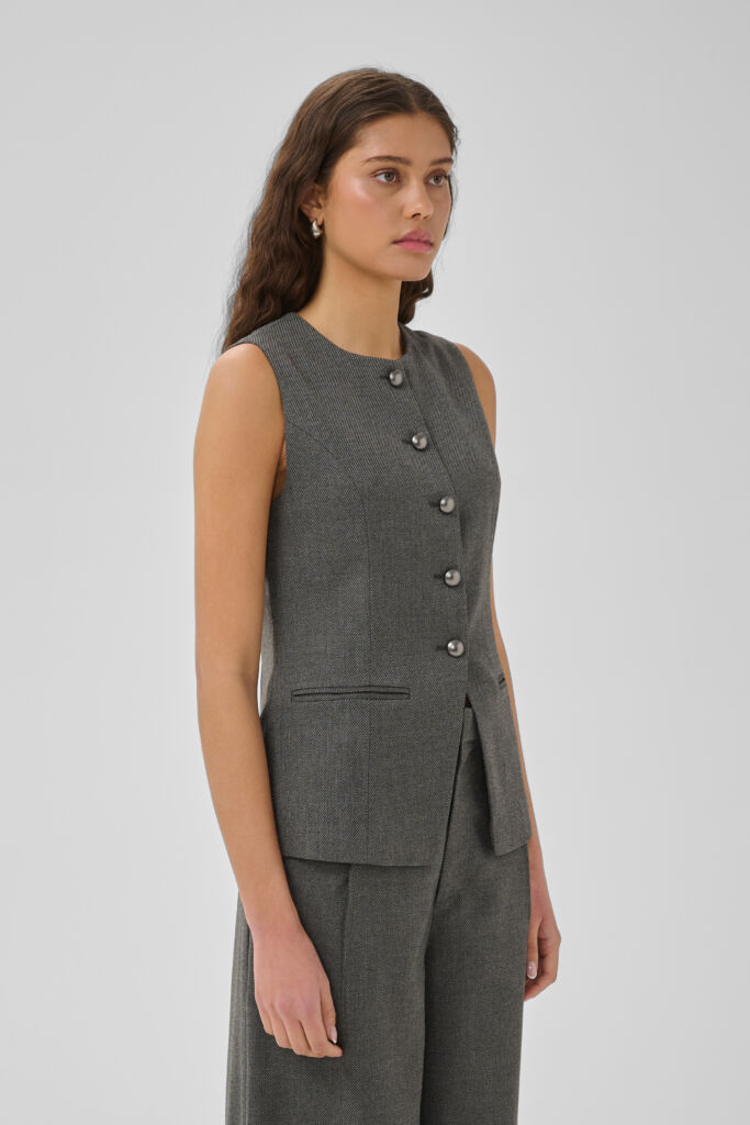 Mwdina vest My Essential Wardrobe